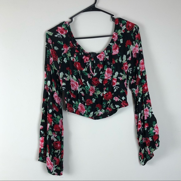 Forever 21 Tops - ✨Floral Crop Top with Long Sleeves✨